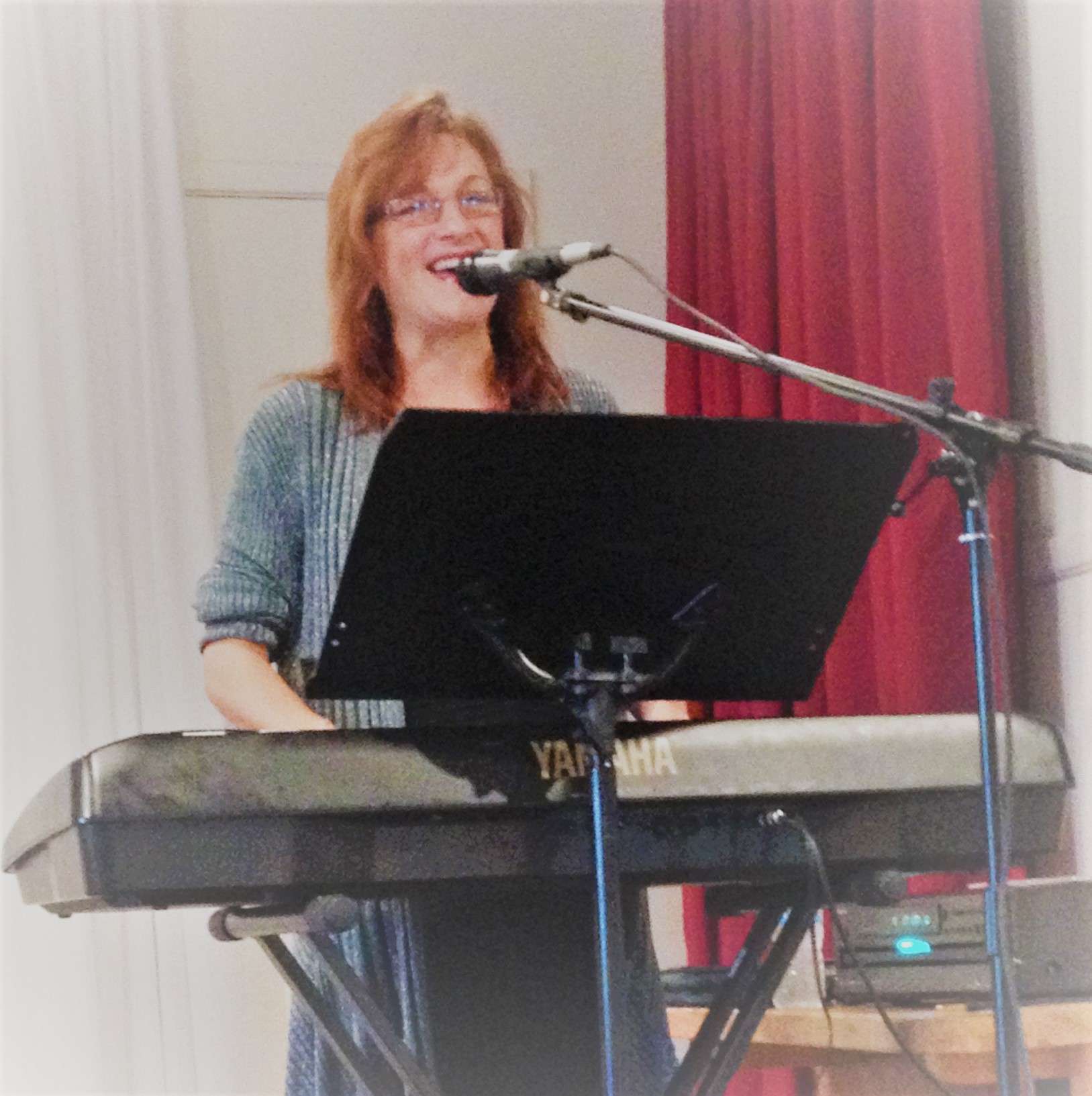 Photo de Suzanah Taylor au clavier