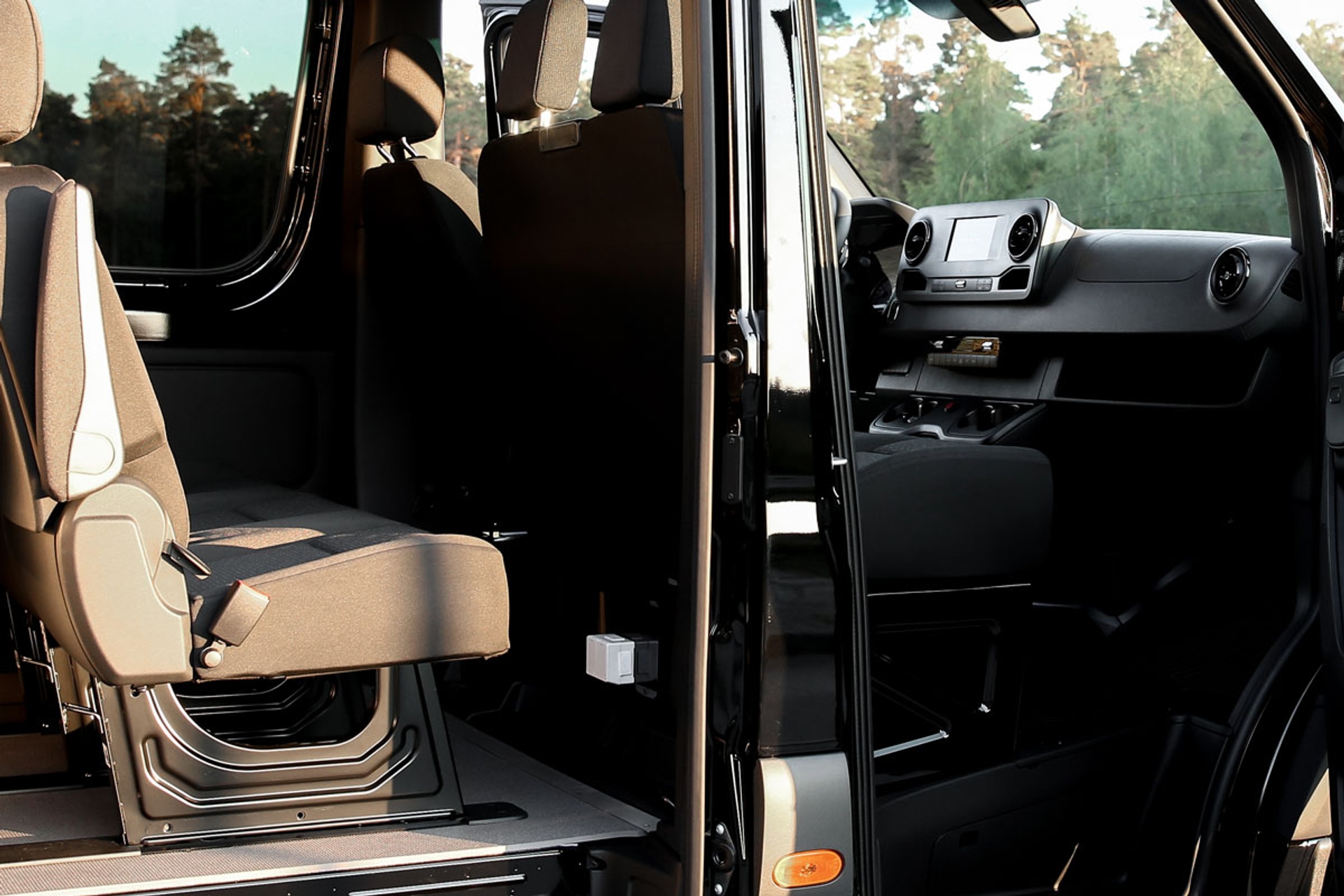 Mercedes Sprinter 6-seats