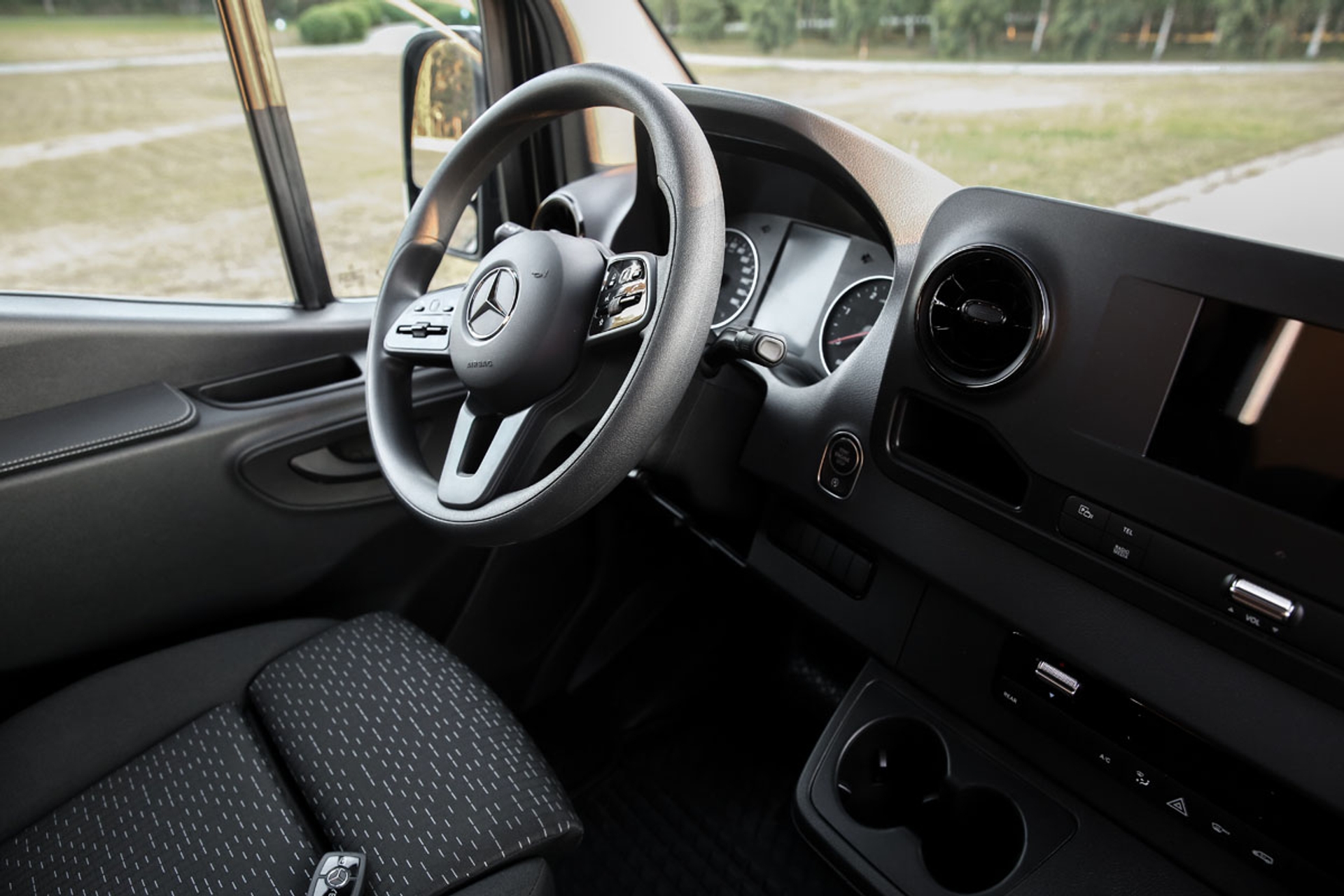 Mercedes Sprinter 6-seats