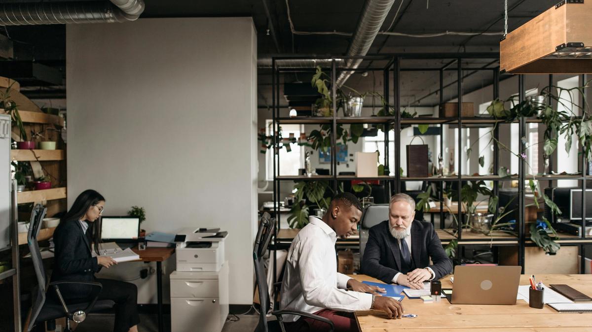 How Top Franchise Brands Are Using AI to Cut New-Unit Ramp Time