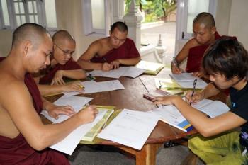SIIT ၸတ်းႁဵတ်း training of trainers (TOT)