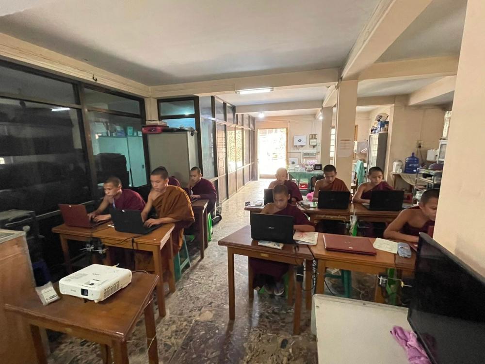 လုၵ်ႈႁဵၼ်းႁဝ်းၶဝ် တႄႇလဵပ်ႈႁဵၼ်း ၽိုၵ်းၵၢၼ်ၶွမ်း တီႈ ပၢင်သွၼ်ၶွမ်းၶၢဝ်းမႆႈ ပီ 2025 တီႈ SIIT ဝဵင်းတႃႈလိူဝ်ႇ