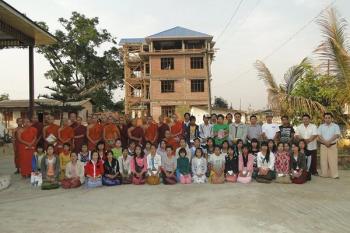 ပၢင်သိုပ်ႇမိုတ်ႈ ၸုမ်း SIIT တီႈ ဝဵင်းလၢႆးၶႃႈ