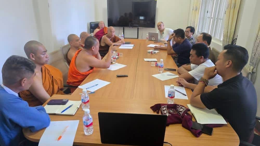 ၽူႈၶိုၼ်ႈႁွတ်ႈပၢင်ၵုမ်ၶဝ် ဢုပ်ႇၵုမ် ပၼ်တၢင်းႁၼ်ထိုင် တႃႇသိုပ်ႇႁဵတ်းၼႃႈၵၢၼ် ႁႂ်ႈၶိုပ်ႈၼႃႈ