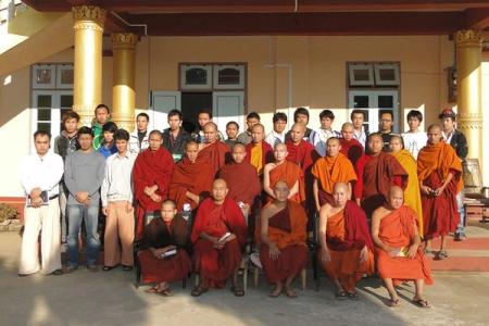 ၸတ်းႁဵတ်း ပၢင်သိုပ်ႇမိုတ်ႈ Ubuntu လႄႈ ပၢင်သွၼ်ၶွမ်း တီႈ ဝဵင်းတၢင်ႉယၢၼ်း