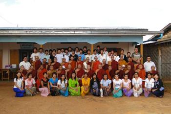 ပၢင်သိုပ်ႇမိုတ်ႈ ၸုမ်း SIIT တီႈ ဝဵင်းလႃႈသဵဝ်ႈ
