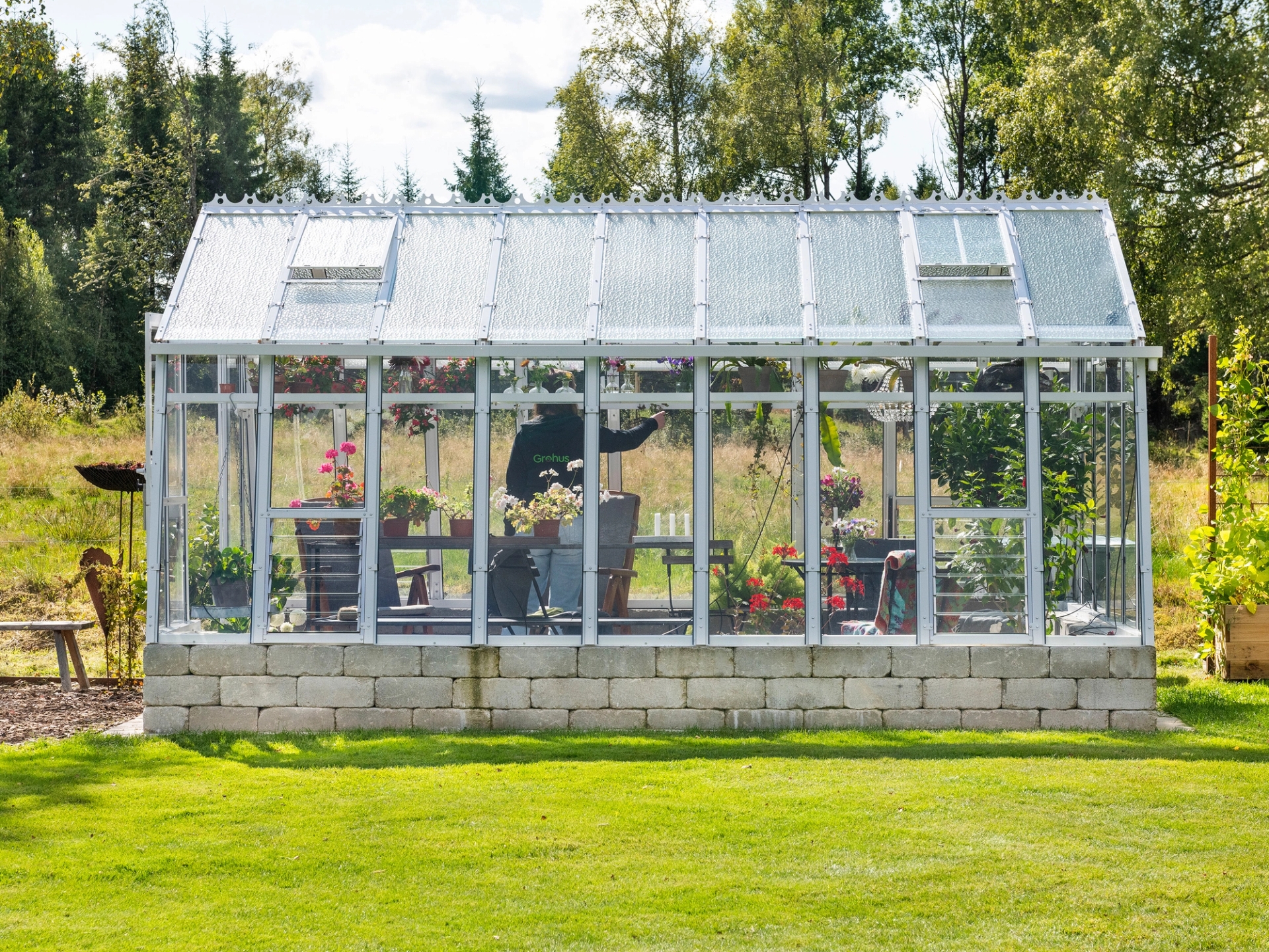 Växthus Primus 303 i en fin svensk natur