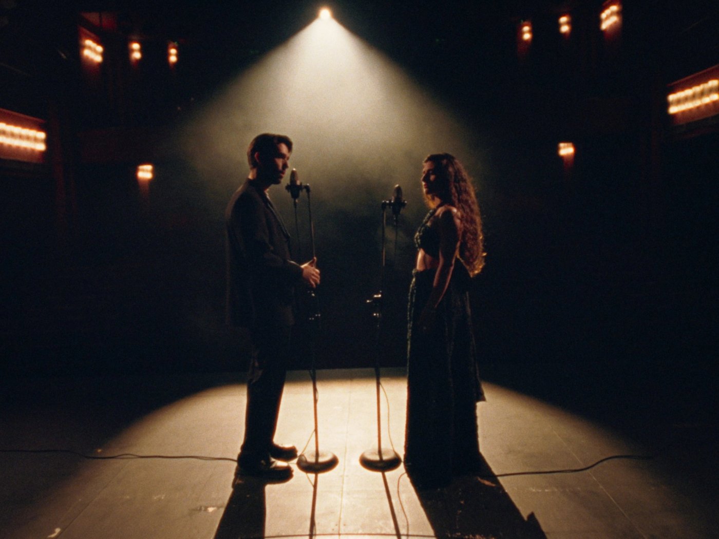 Ela Gia Ligo Konta, Music Video