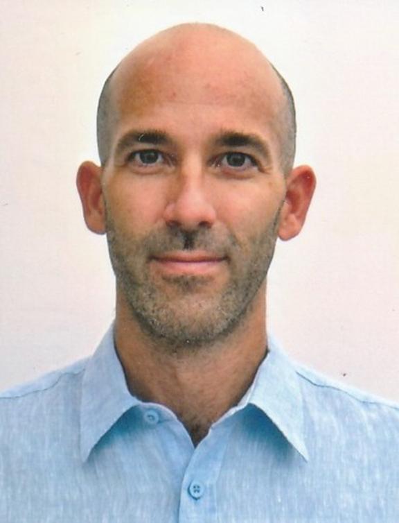 Headshot of Derek Treatman