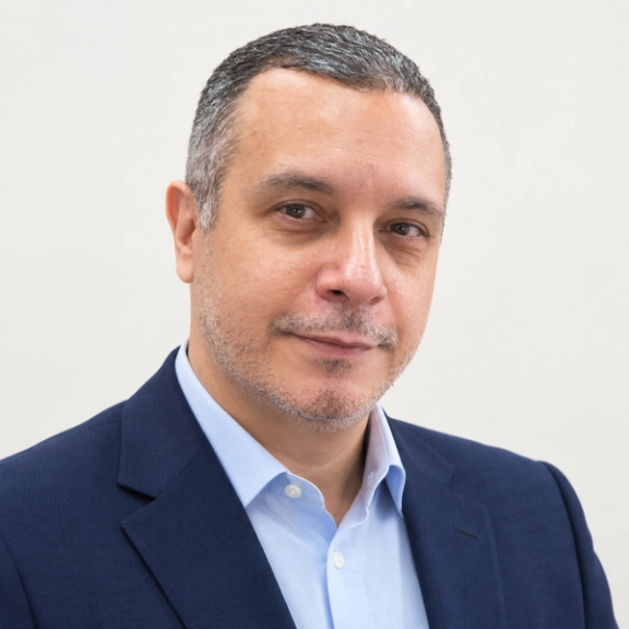 Headshot of Francisco