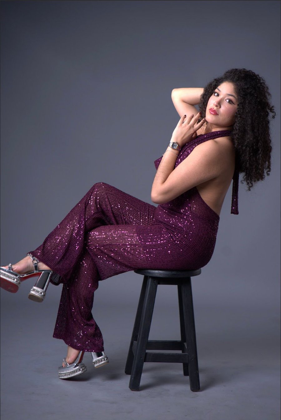 Angelique — retrato editorial