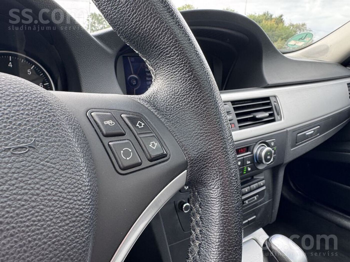 BMW 320 2011