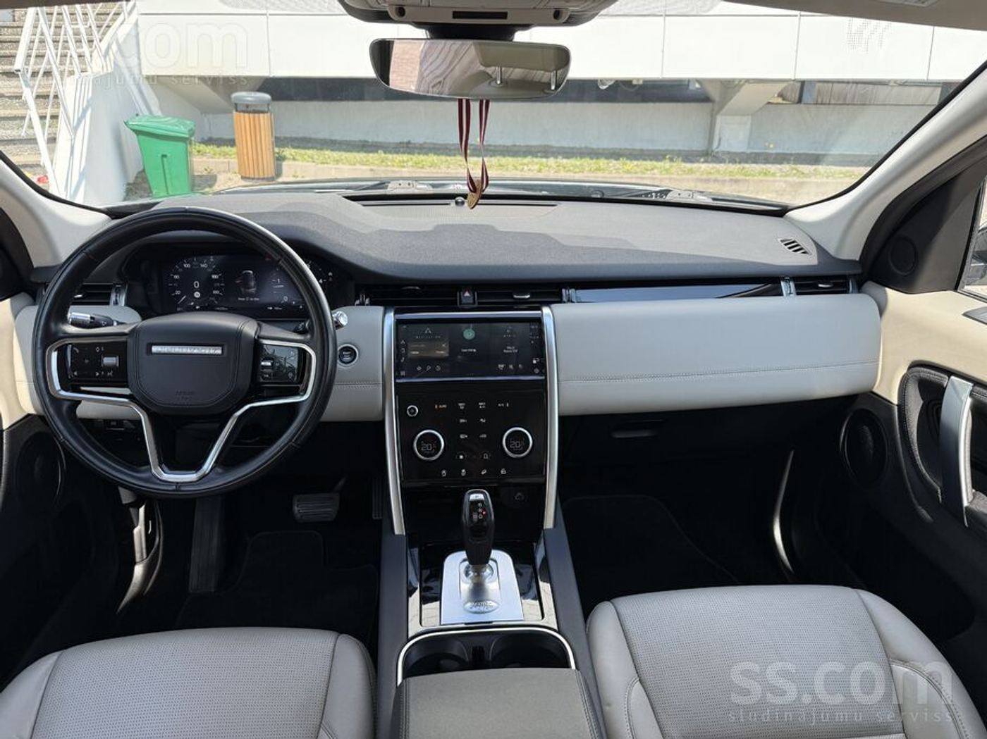 Land Rover Discovery Sport 2021