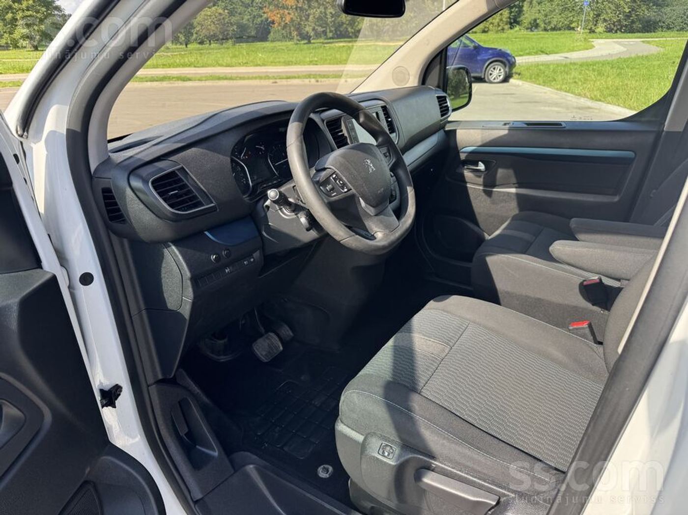 Peugeot Traveller 2017