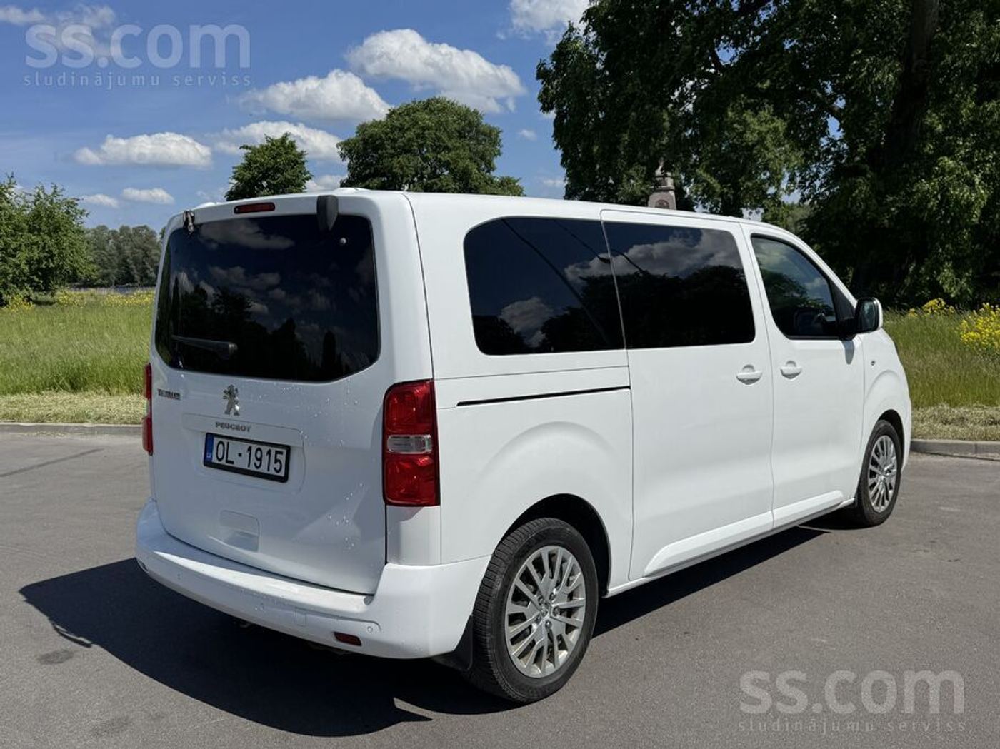 Peugeot Traveller 2017