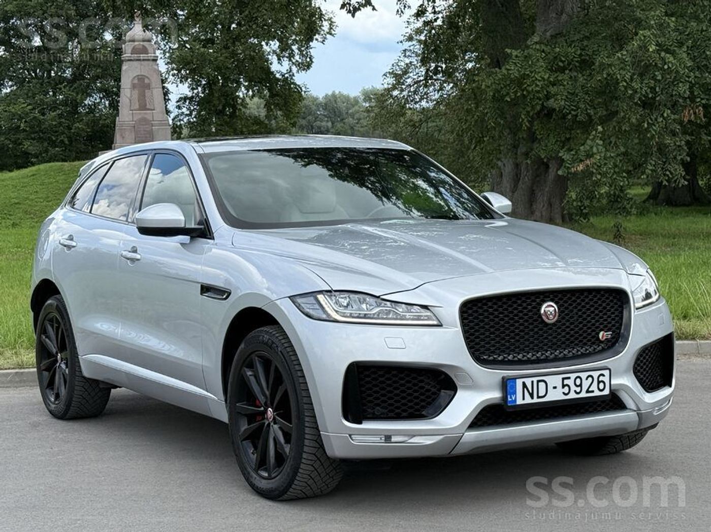Jaguar F-Pace 2016
