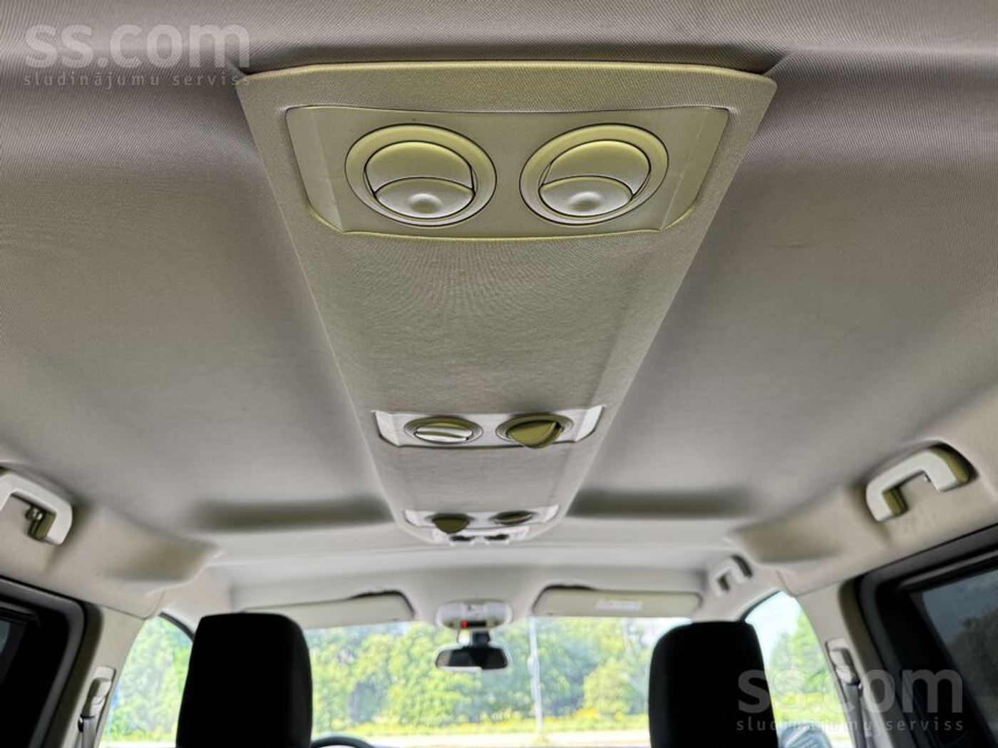 Peugeot Traveller 2017