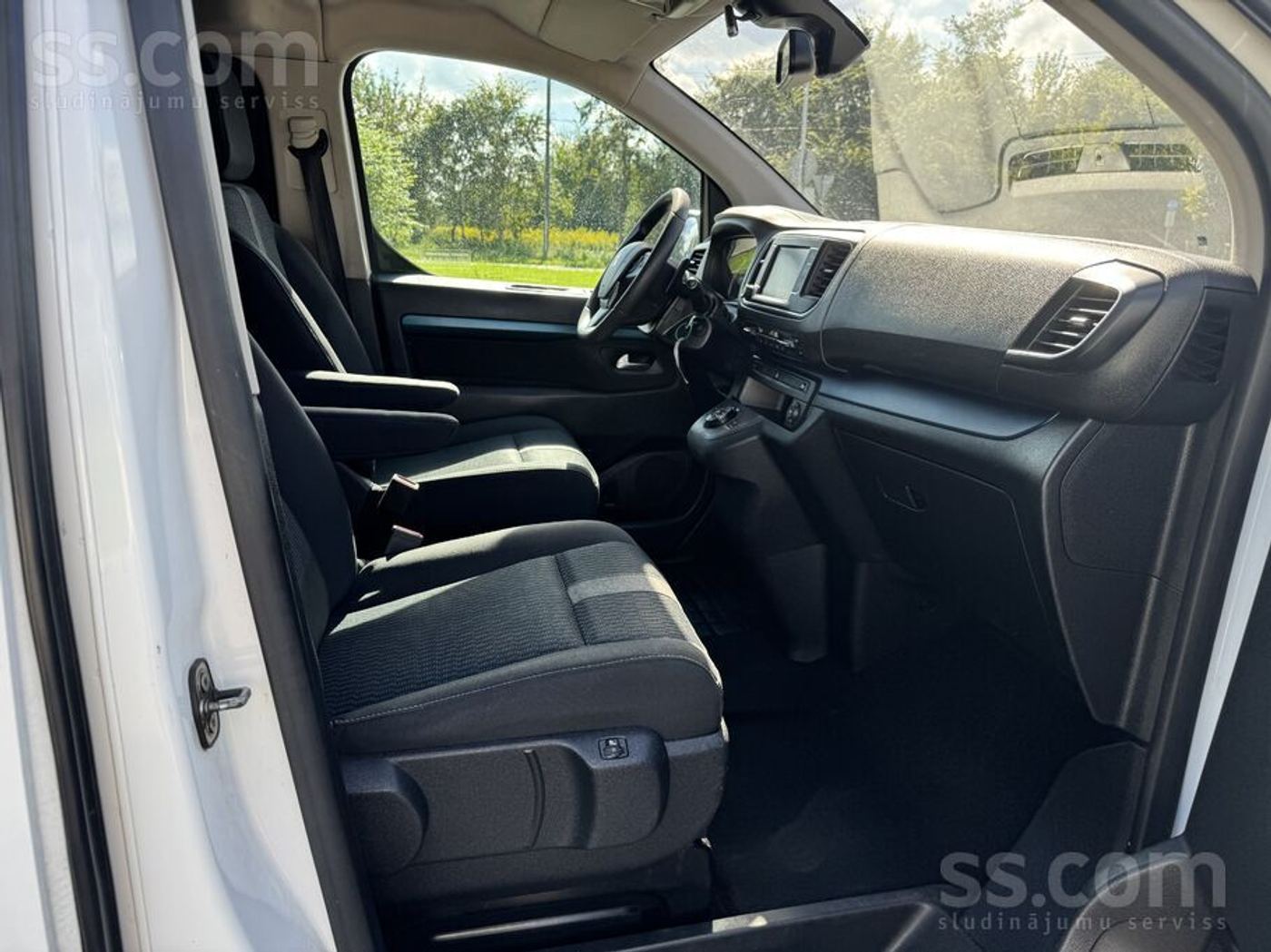 Peugeot Traveller 2017