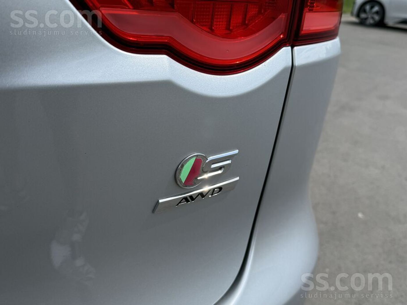 Jaguar F-Pace 2016