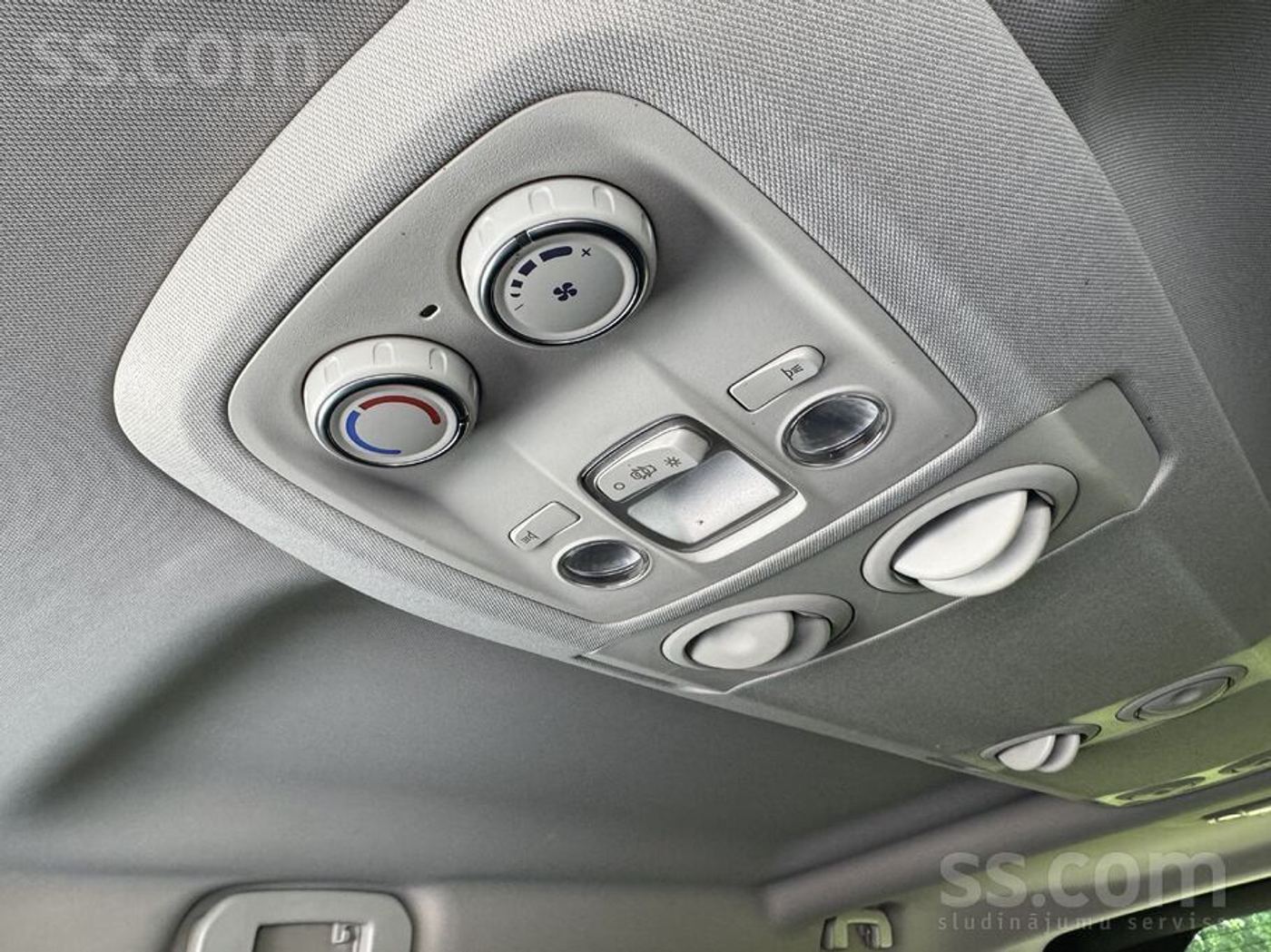 Peugeot Traveller 2017