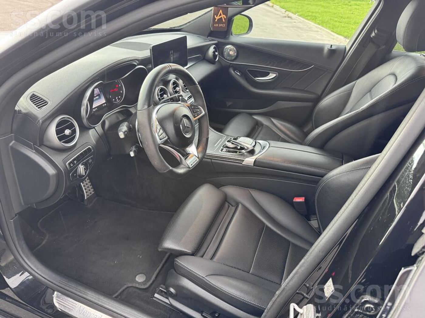 Mercedes-Benz C200 2015