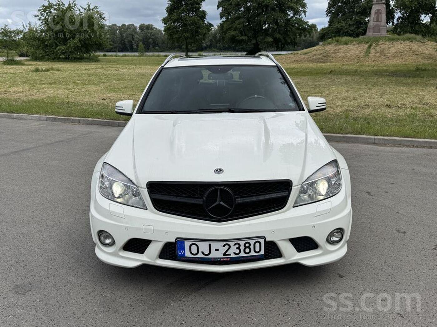 Mercedes-Benz C63 AMG 2009