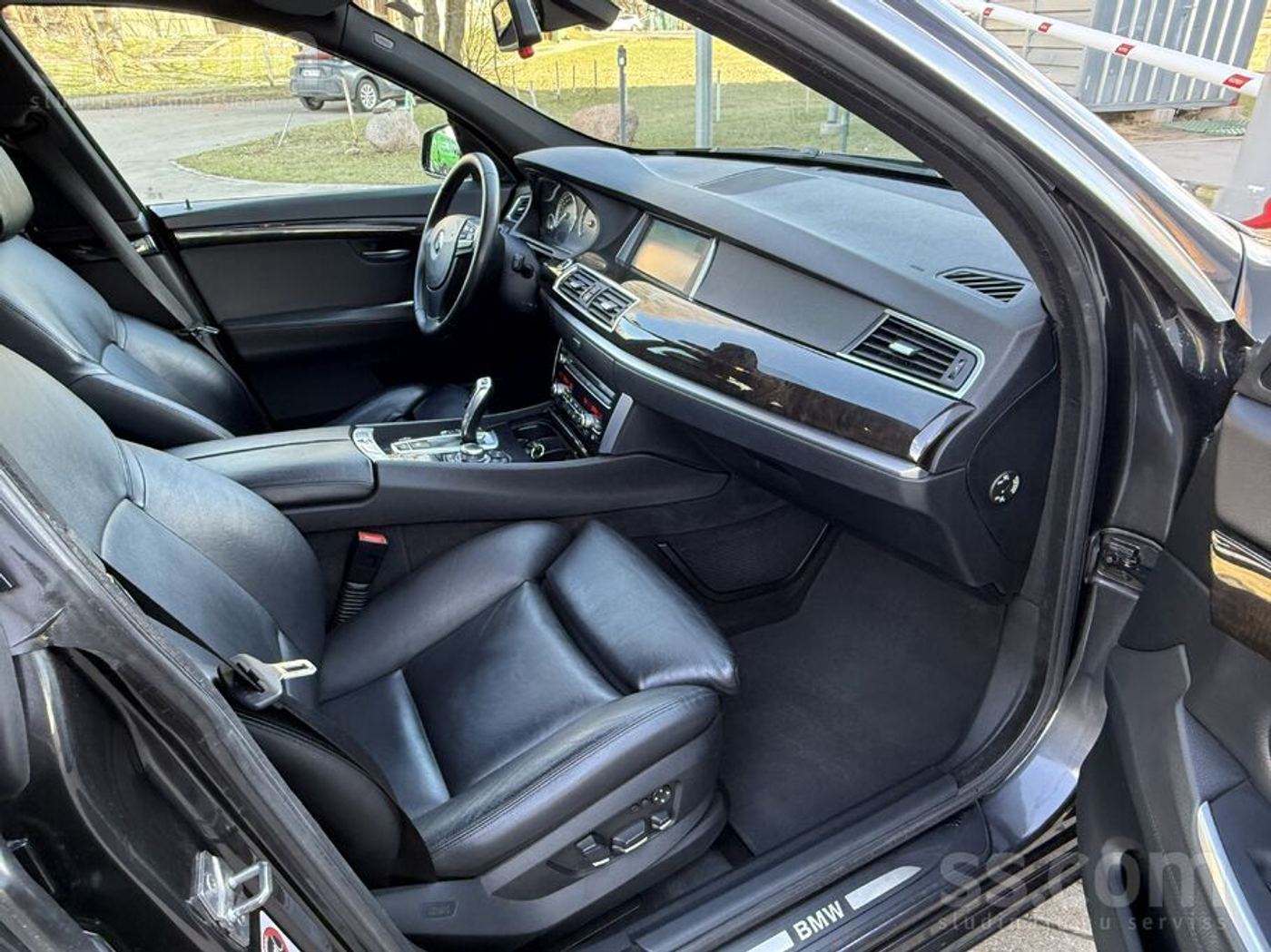 BMW 530 2010