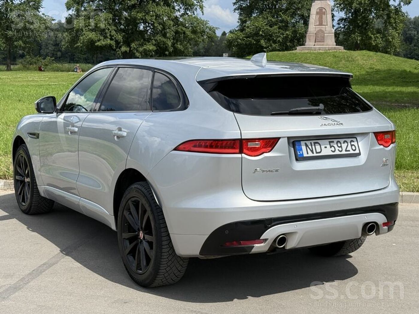 Jaguar F-Pace 2016