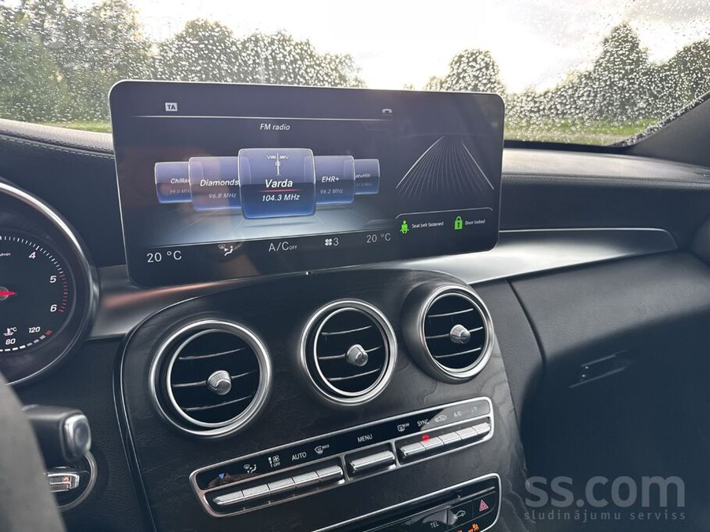 Mercedes-Benz C200 2015