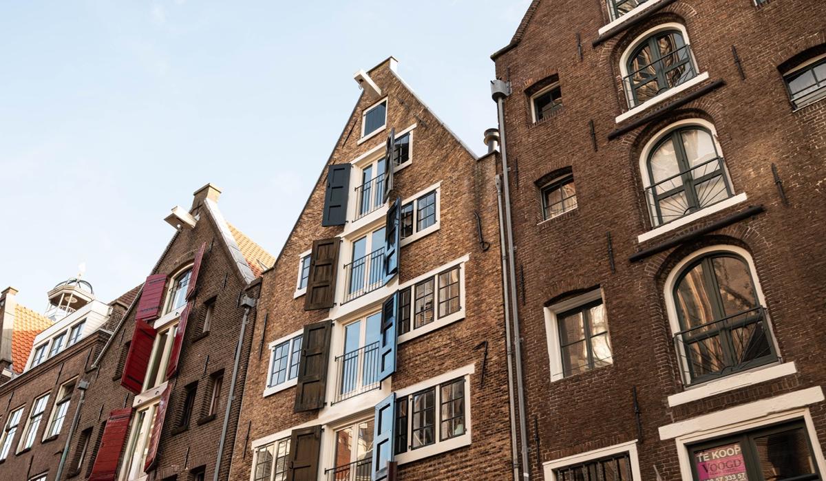 ingezoomde afbeelding huizen in amsterdam 