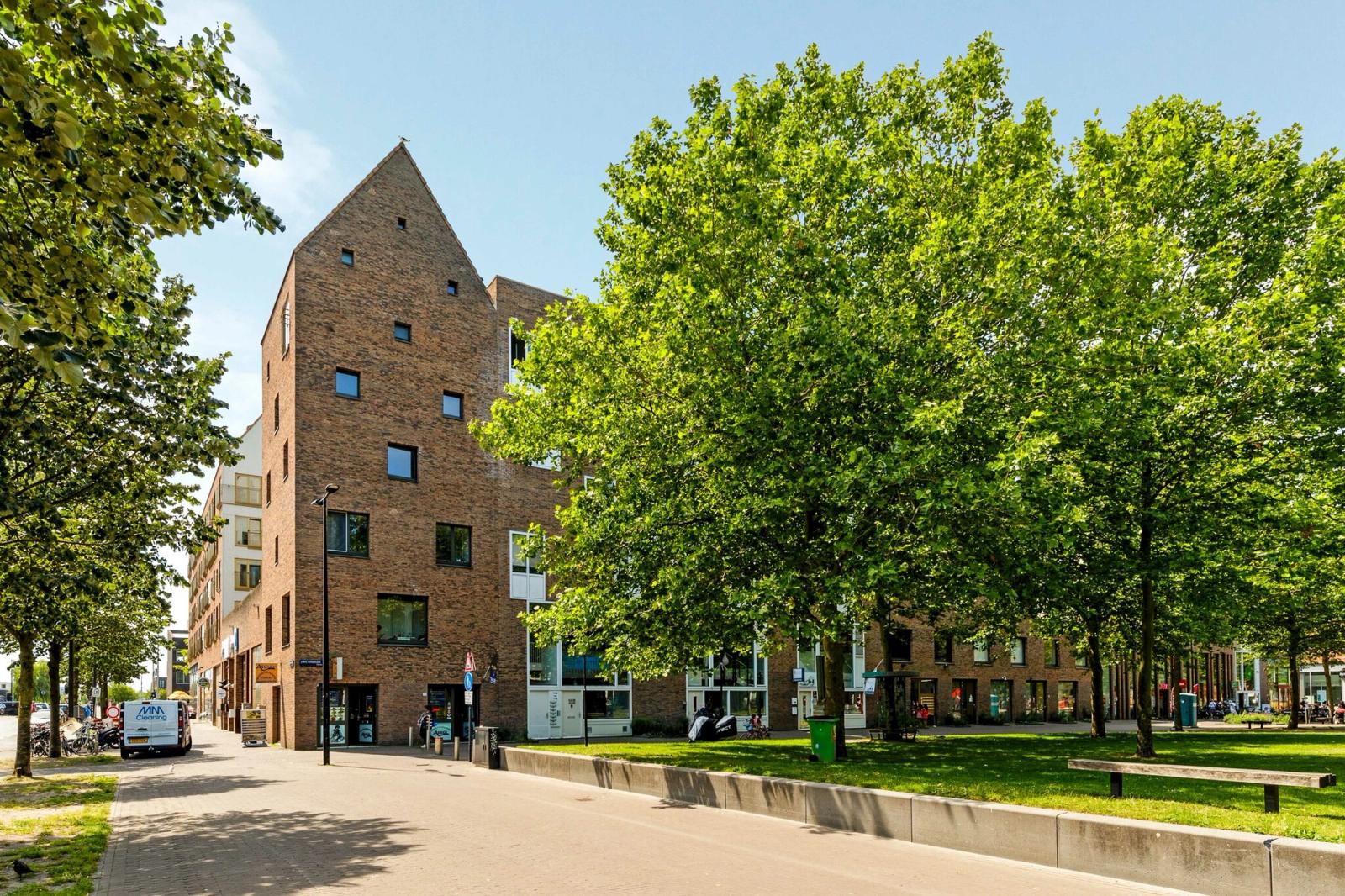 Joris Ivensplein 74 -