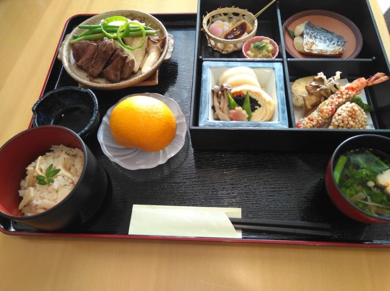 今月の松花堂弁当