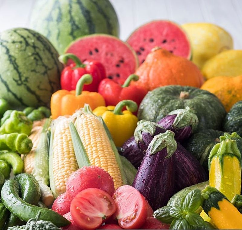 今が旬の夏野菜、食べて栄養と水分補給！