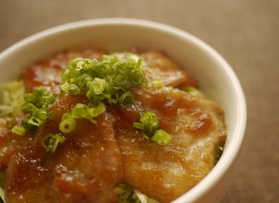 豚照り丼