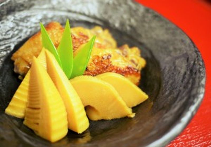 筍と手羽中の照り煮