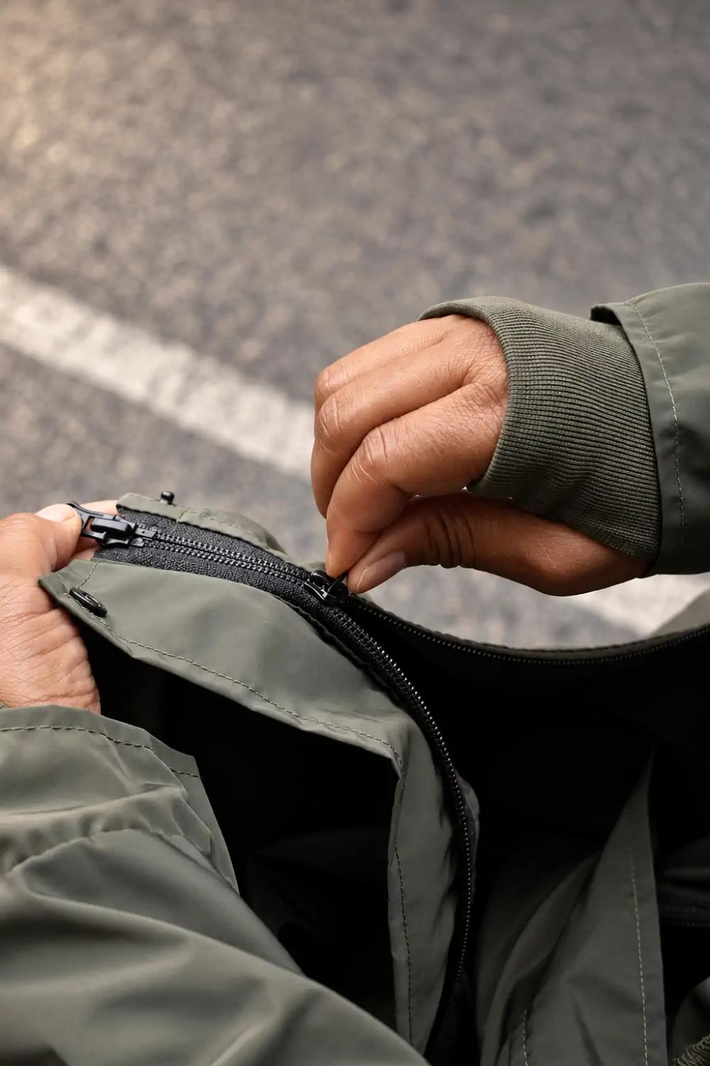 Two zippers, two ways to wear it.