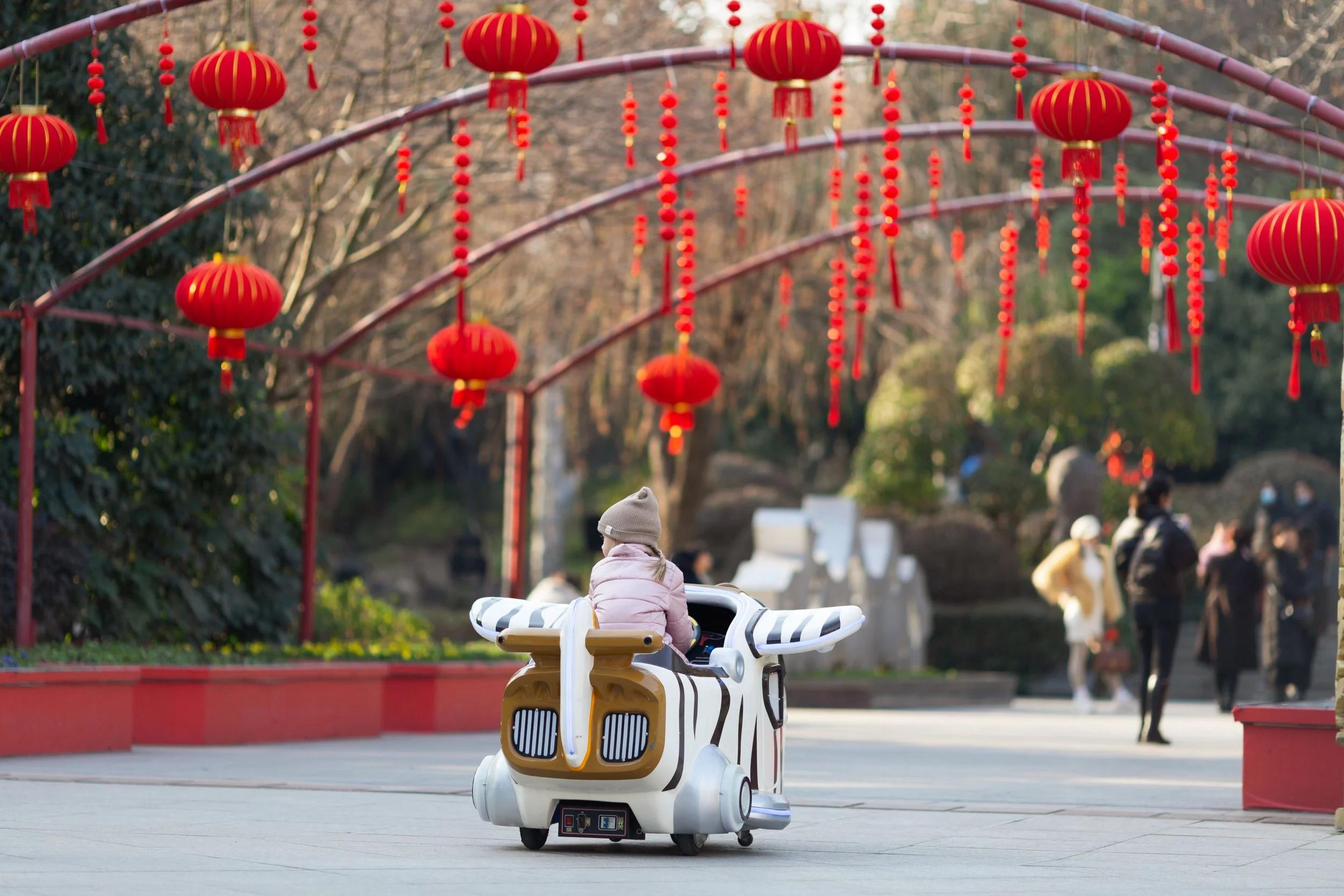 Chinese New Year lanterns in Singapore: festive seasons that affect when to sell property