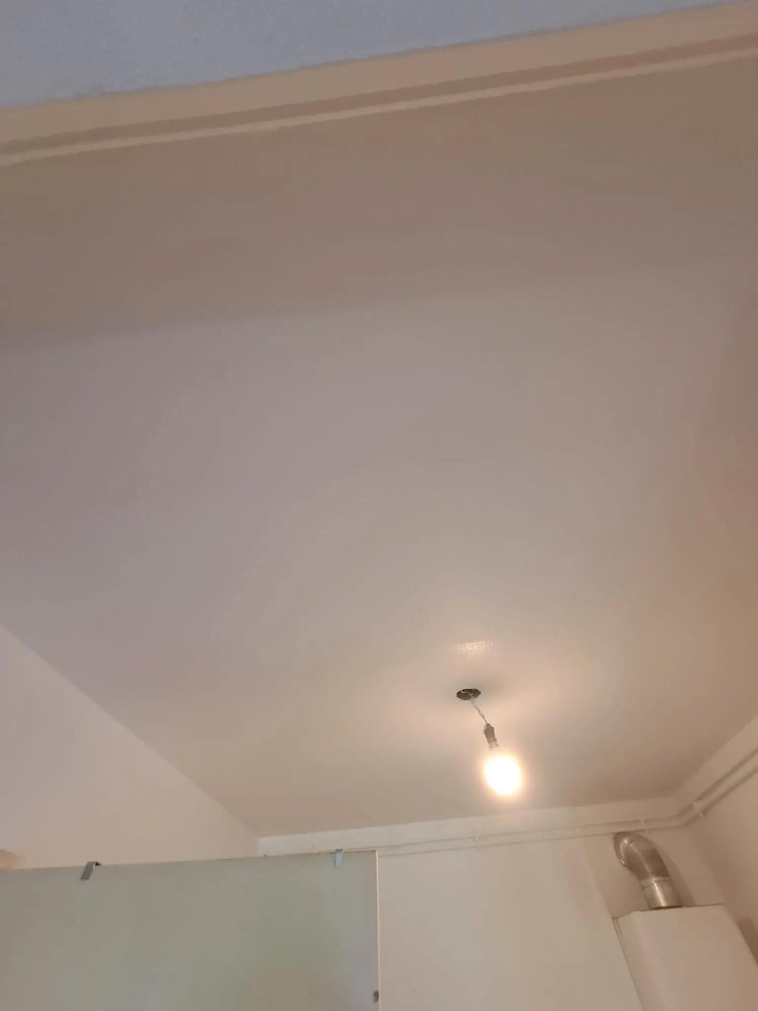 Plafond et mur de la cuisine après travaux