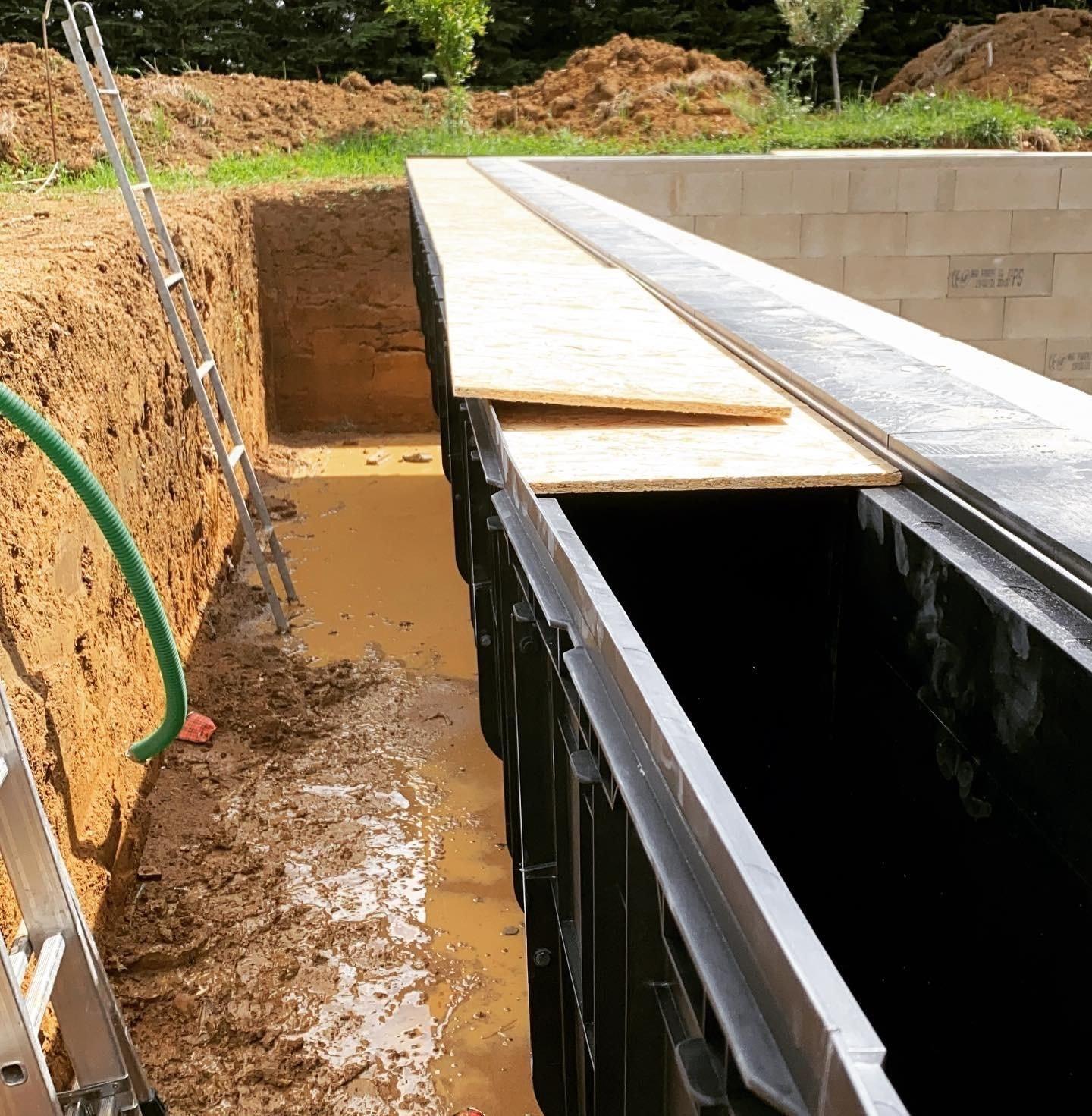 Piscine miroir à débordement à Mâcon (71) : photo 4 sur 6