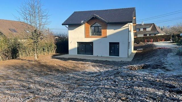 Maison contemporaine en bois de 148 m² à Quintal (74) : photo 2 sur 4