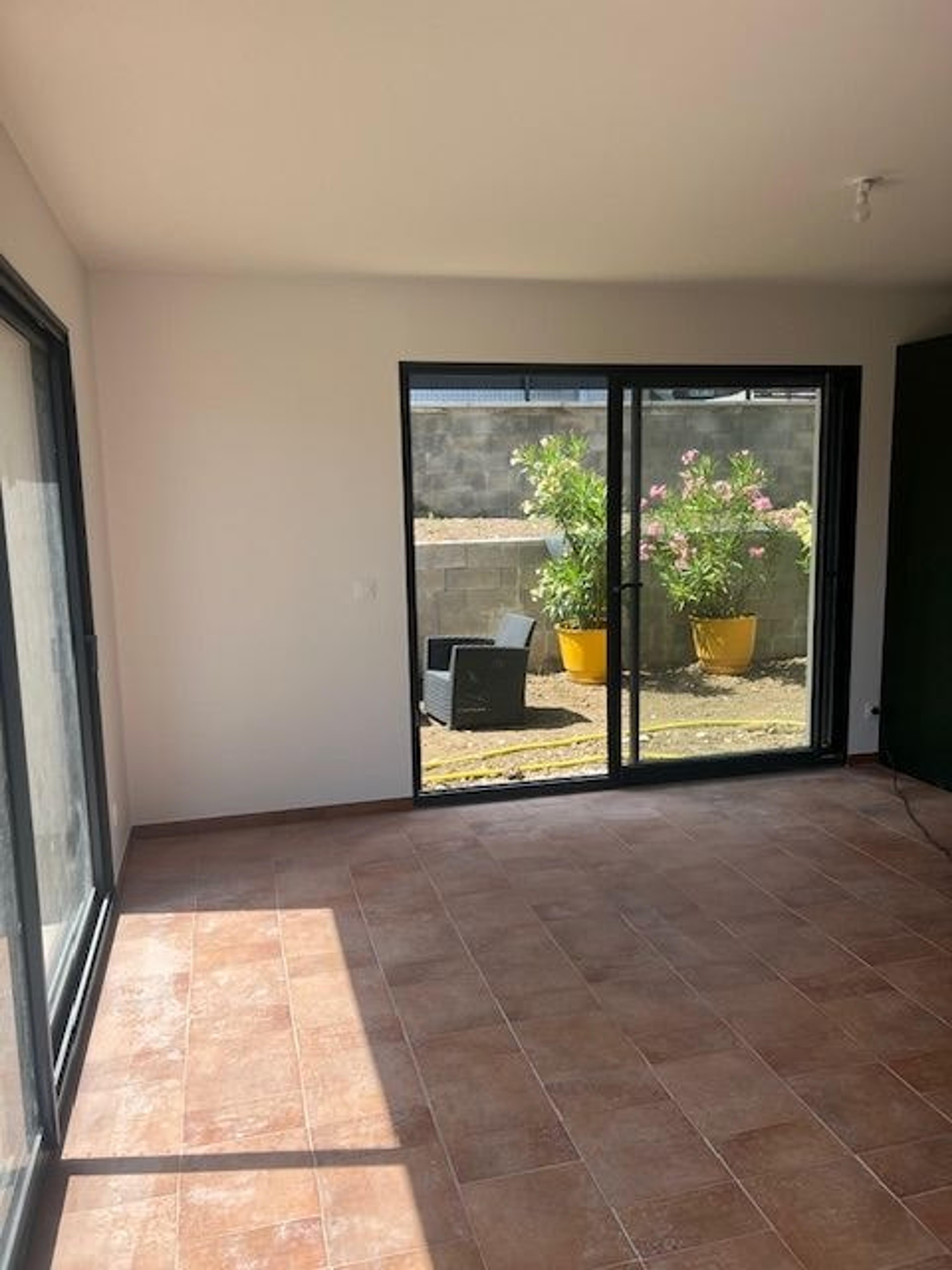 Maison contemporaine à toit quatre pans, Péron (01) : photo 5 sur 7
