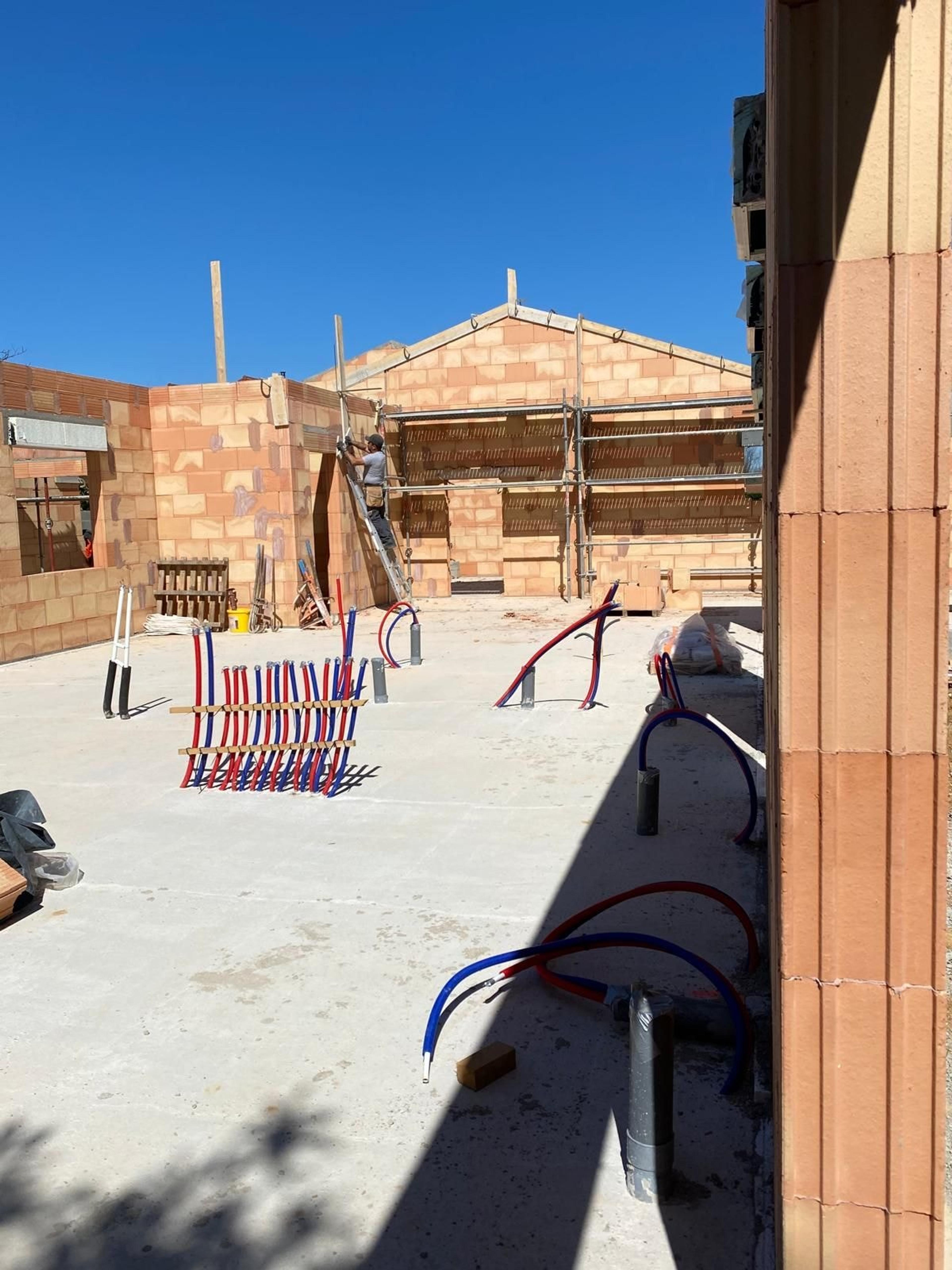 Maçonnerie d’une maison en brique thermique à Mâcon (71) : photo 2 sur 6