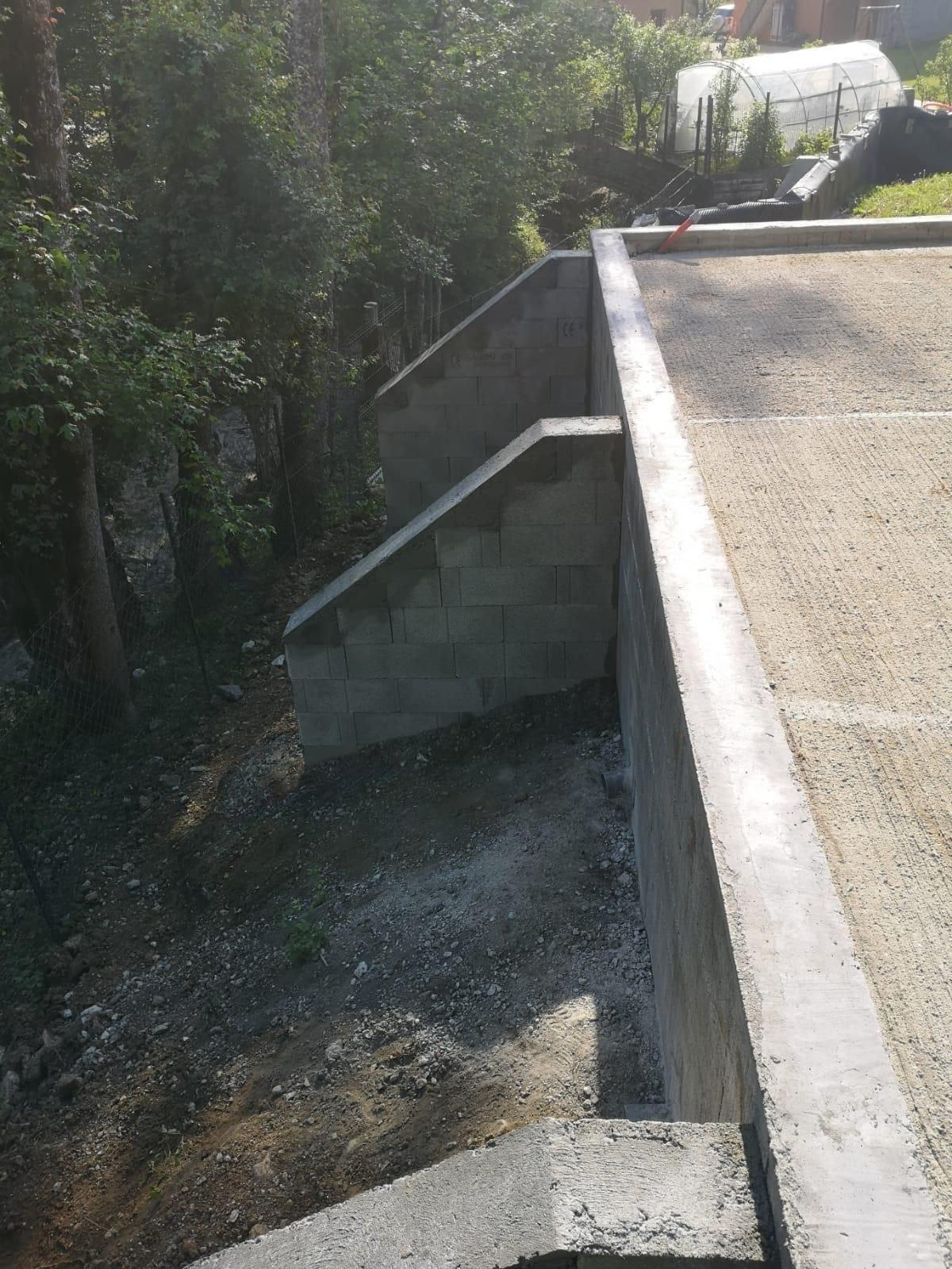 Renforcement de plancher et de murs après un glissement de terrain : photo 1 sur 3