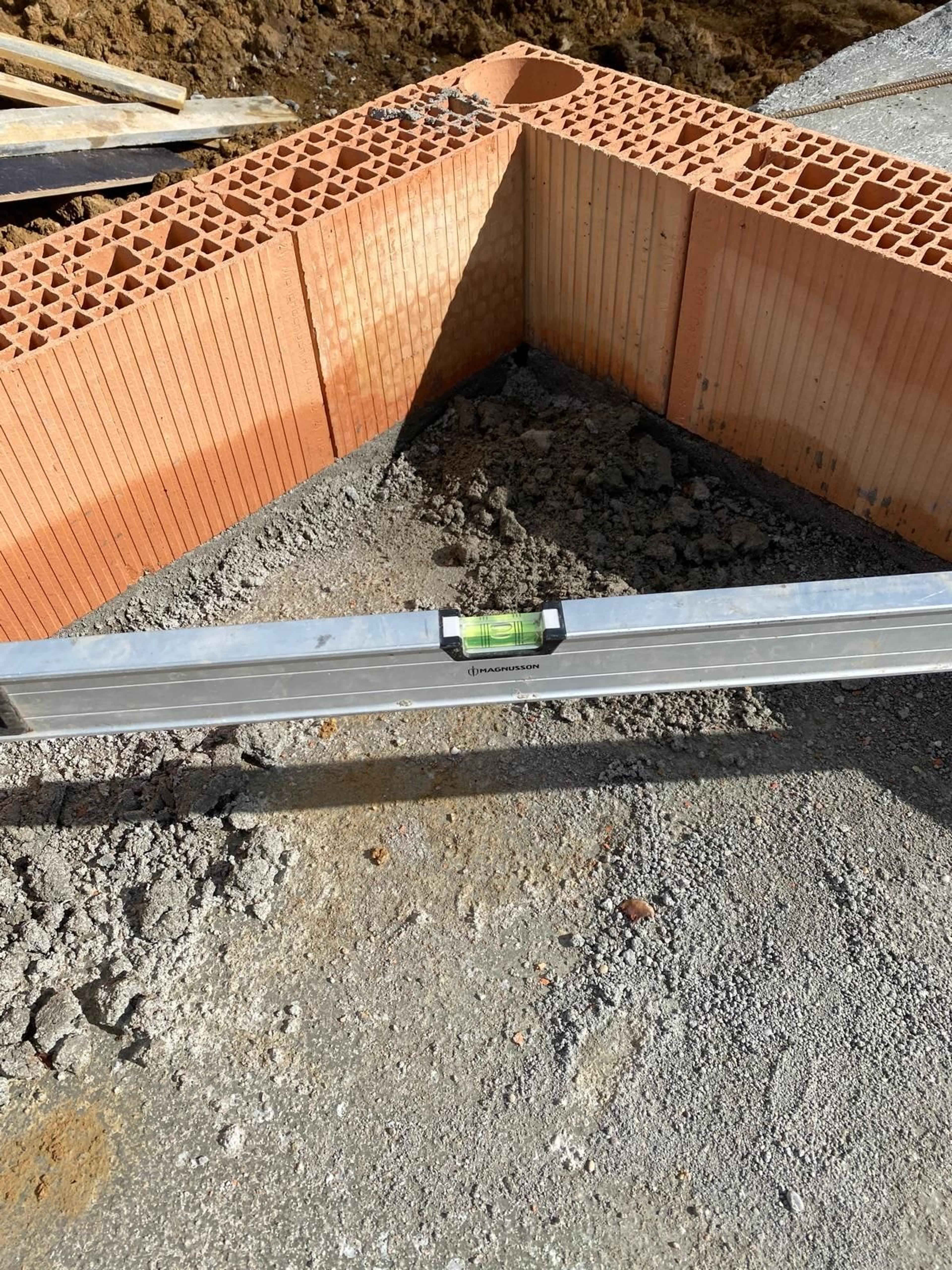Maçonnerie d’une maison en brique thermique à Mâcon (71) : photo 4 sur 6
