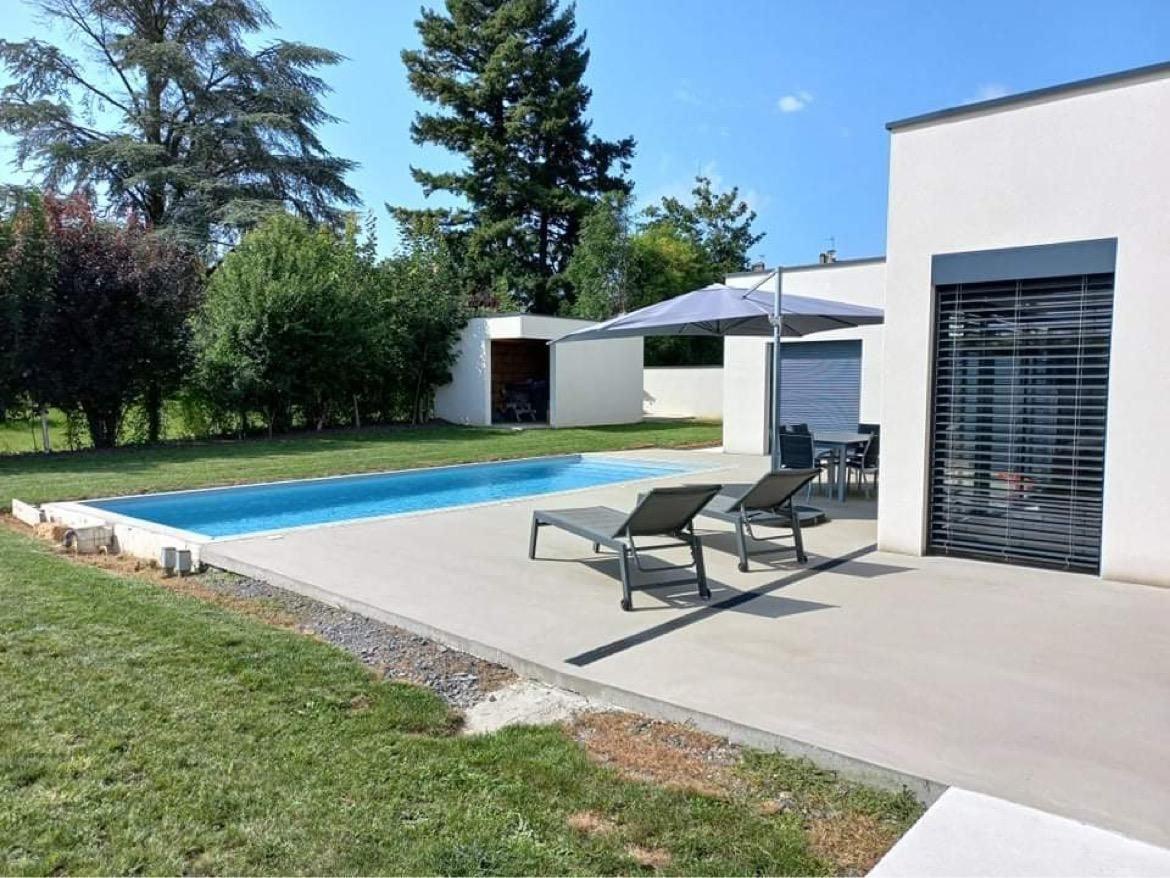 Maison contemporaine avec piscine à Charnay-lès-Mâcon (71) : photo 5 sur 5
