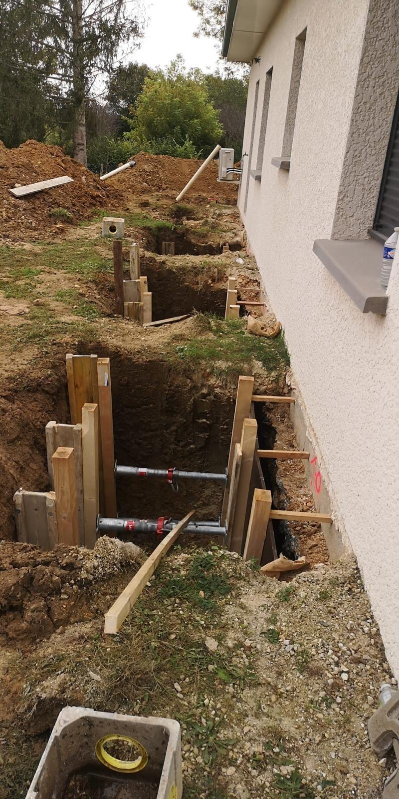 Reprise en sous-œuvre et trottoir périphérique, pendant les travaux : photo 3 sur 9