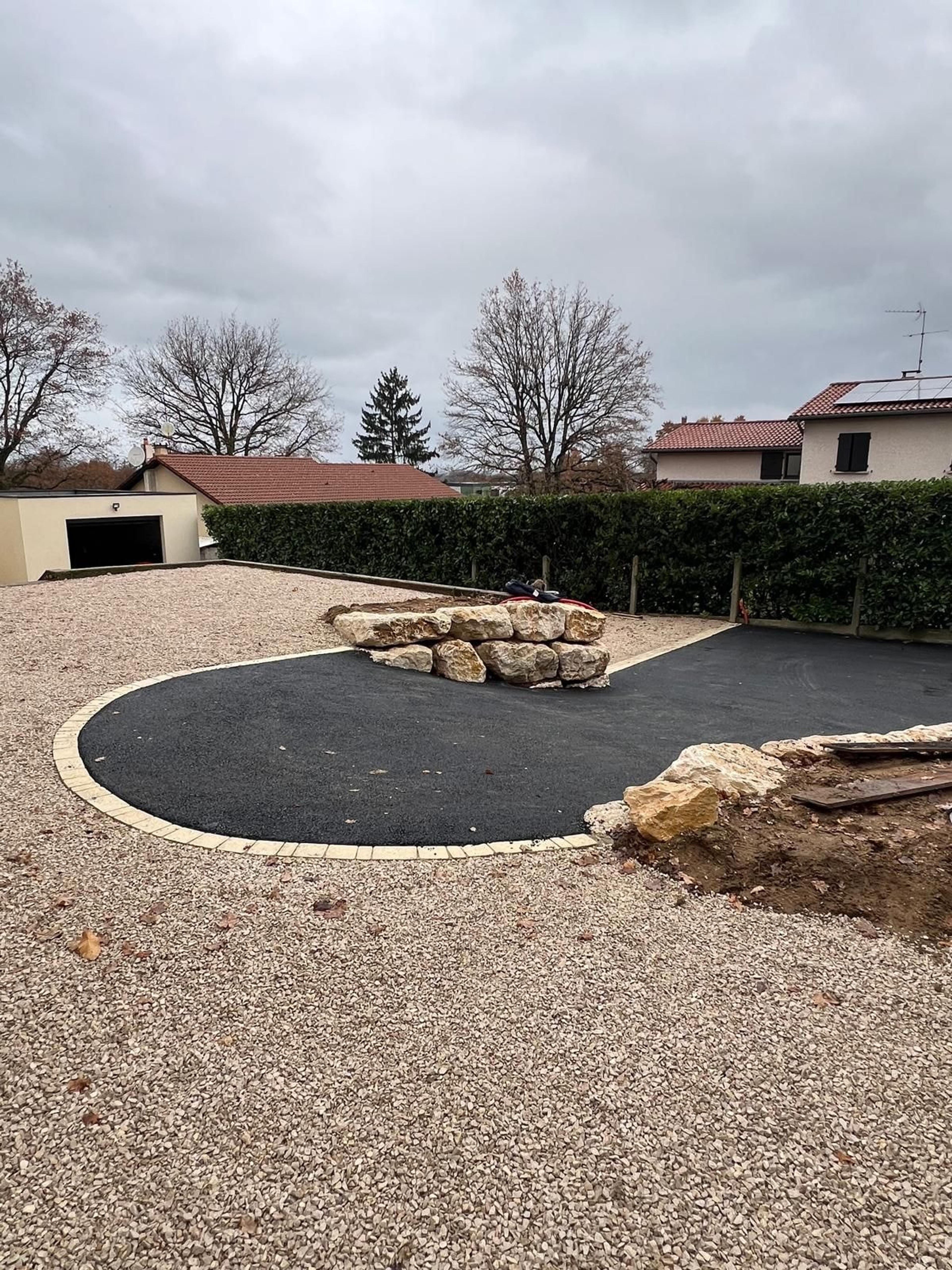 Maison contemporaine de 146 m² à Montmerle-sur-Saône (01) : photo 5 sur 9