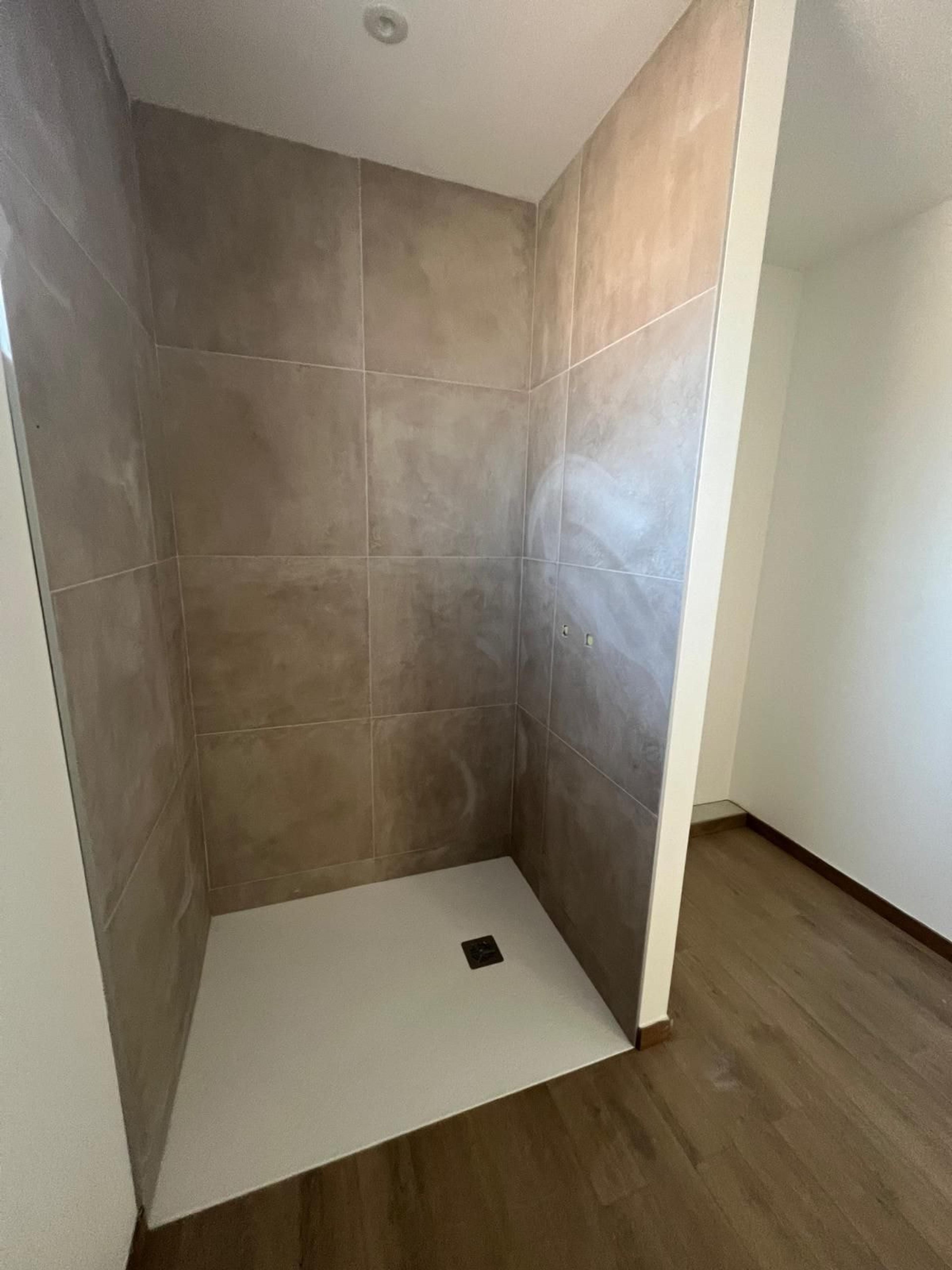 Maison contemporaine de 146 m² à Montmerle-sur-Saône (01) : photo 6 sur 9