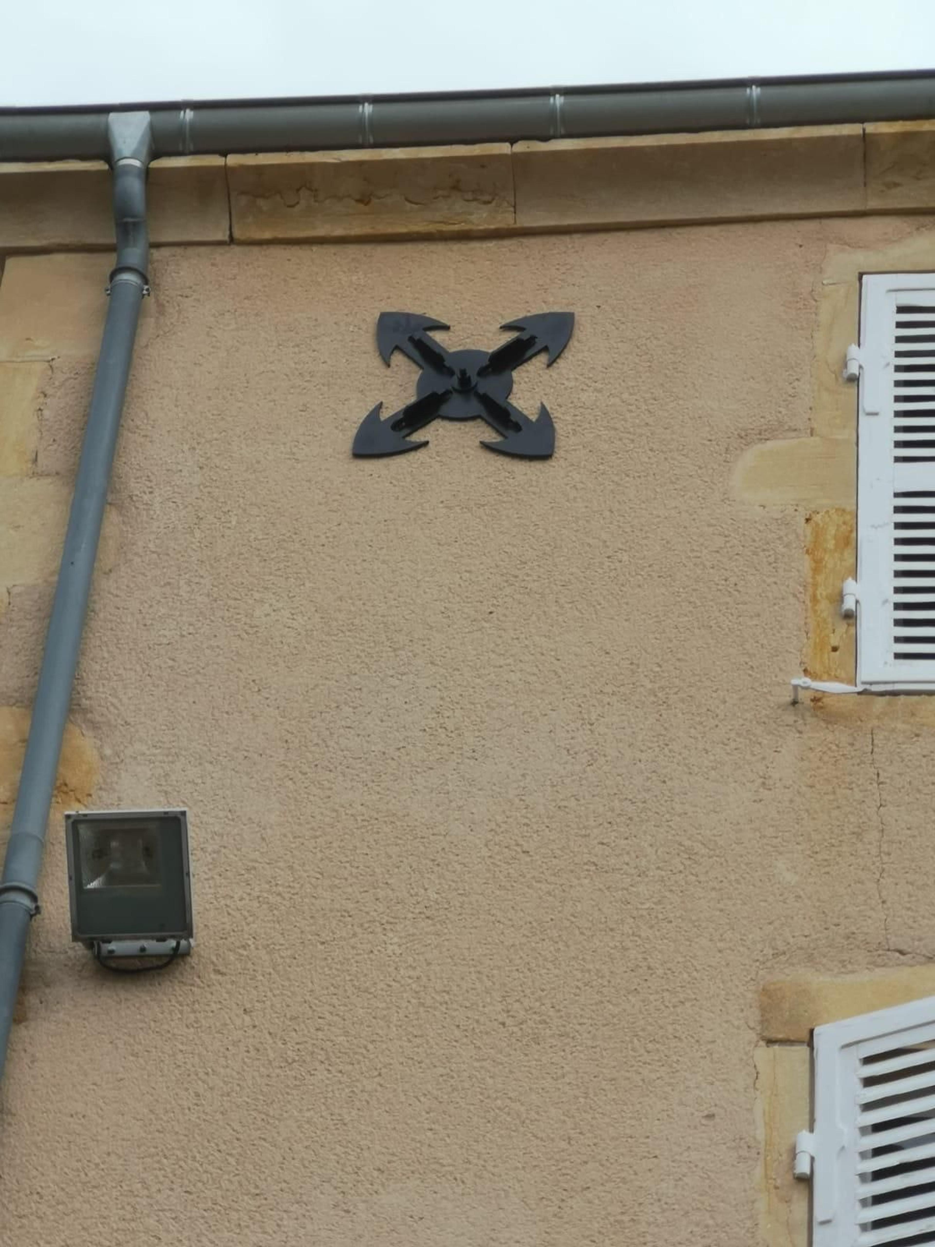 Reprise de façades par tirants et croix de renfort à Roanne (42) : photo 2 sur 6