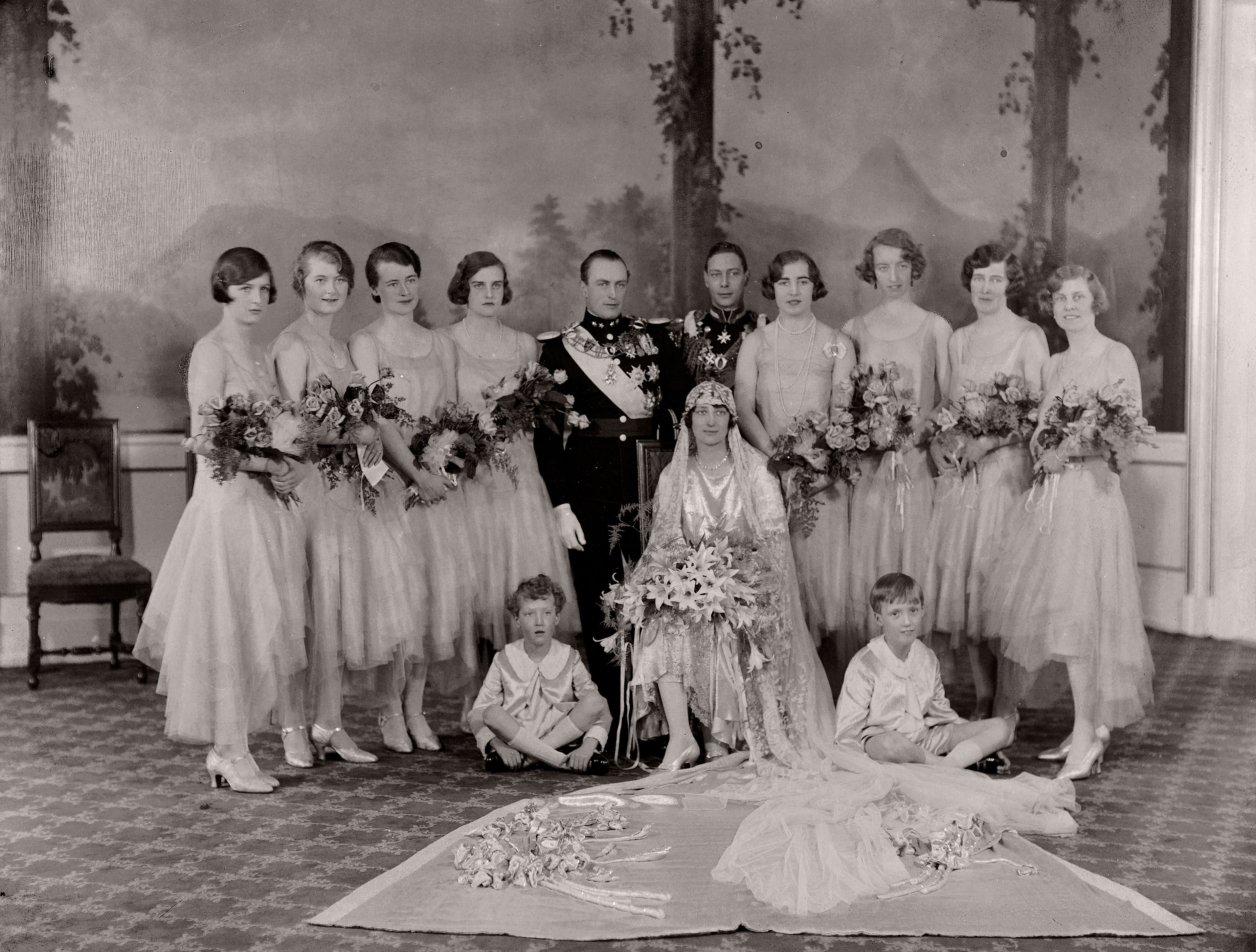 Offisiell fotografering i Fugleværelset.